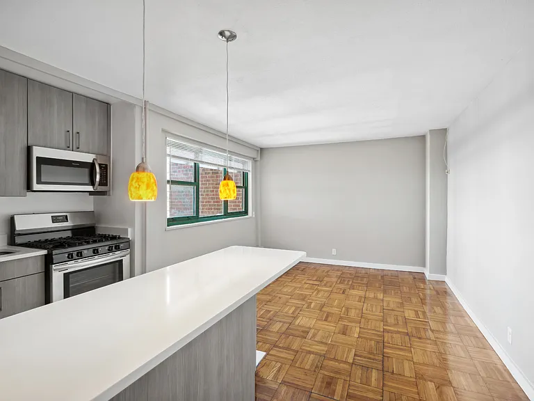 Maple Gardens — Photo 15