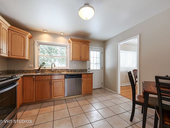 5th image of 1117 Montgomery Dr