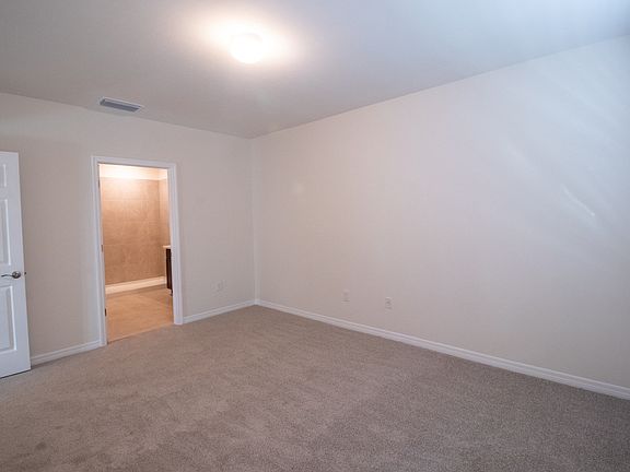 5th image of 404 NW 4th Ter