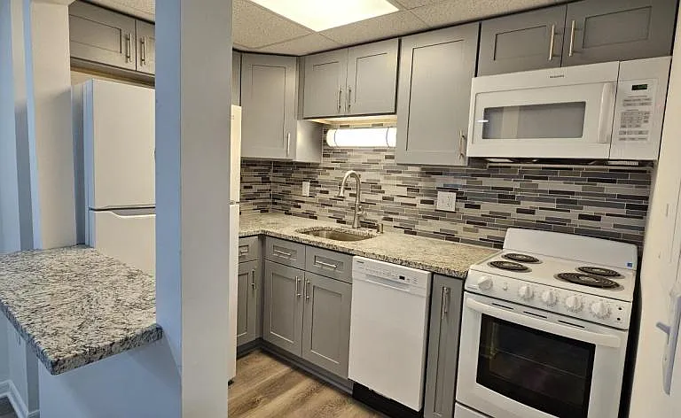 218 N Main St #22 — Photo 4