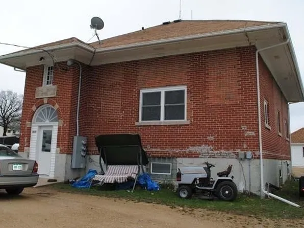 2382 Ofsthun Rd, Cottage Grove, WI 53527