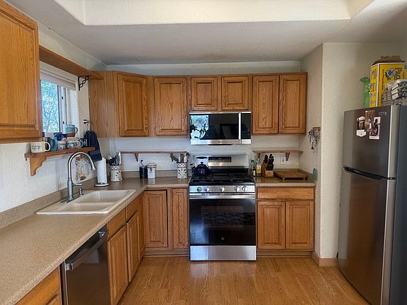 2nd image of 1328 S Oak St