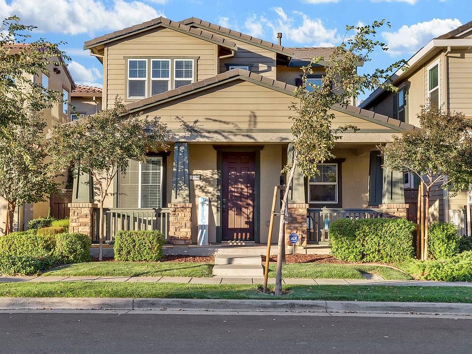 2nd image of 325 W Aventino Ave