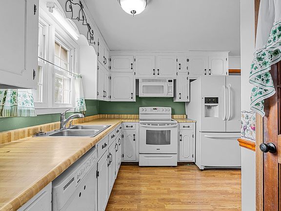 5th image of 161 Circle H Woods Rd