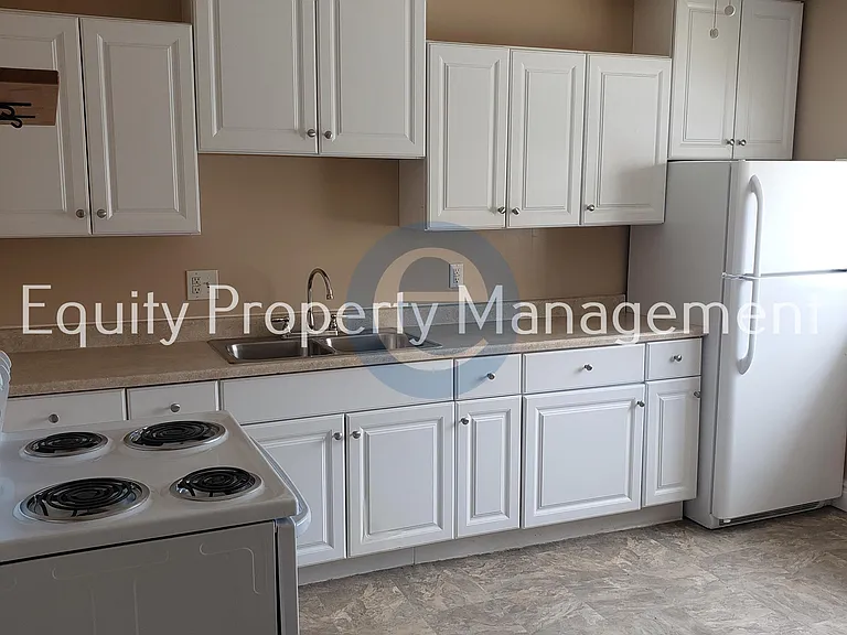 10675 S 700 E — Photo 6