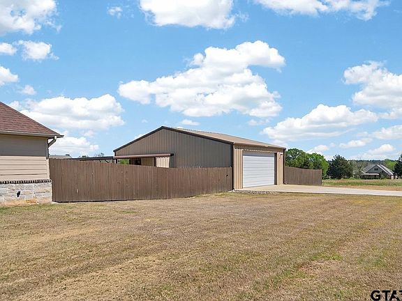 3rd image of 15524 Sugar Ridge Ln