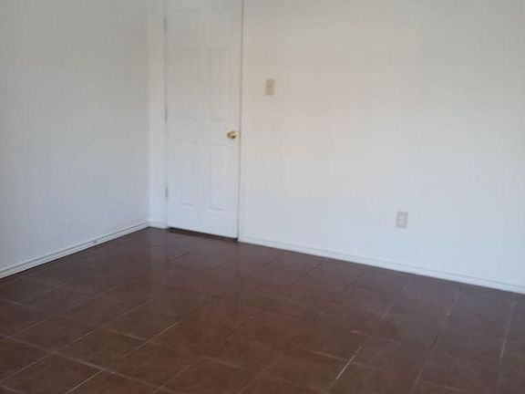 2nd image of 428 Burnett St #B
