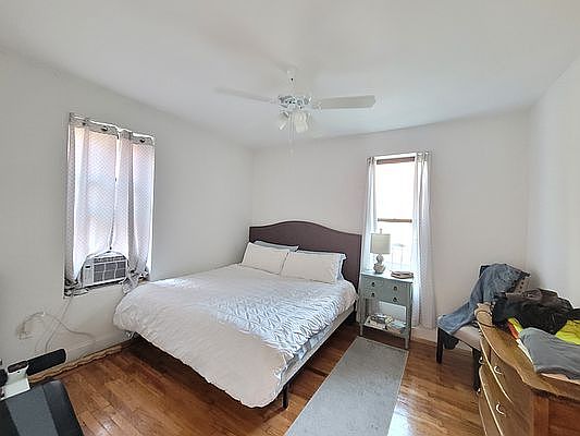 5th image of 2721 23rd St APT 4C
