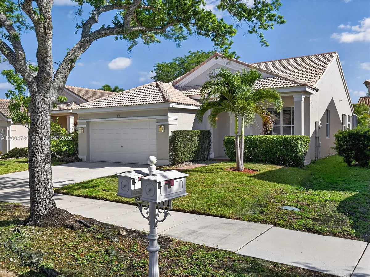 Building Photo - 875 Savannah Falls Dr