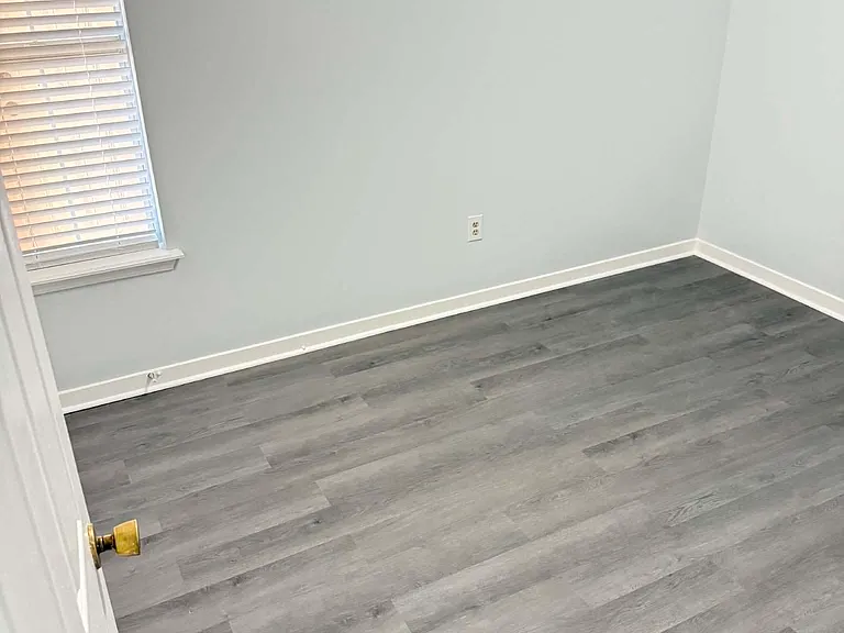 146 Ripon Ct — Photo 9