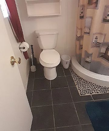 2nd image of 1823 W 18th St #B