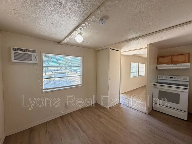 8205 Suncoast Dr — Photo 5