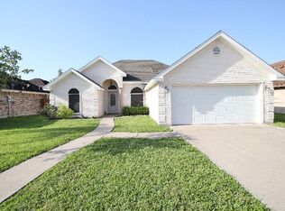 3302 W Roadrunner Dr, Edinburg, TX 78541