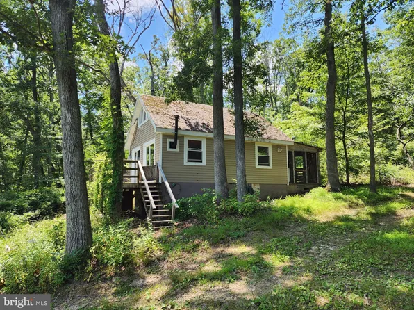 285 Pony Express Ln, Augusta, WV 26704
