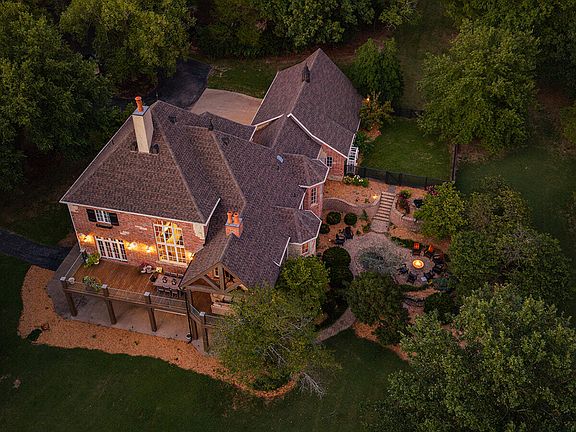 4th image of 1722 W Inman Road