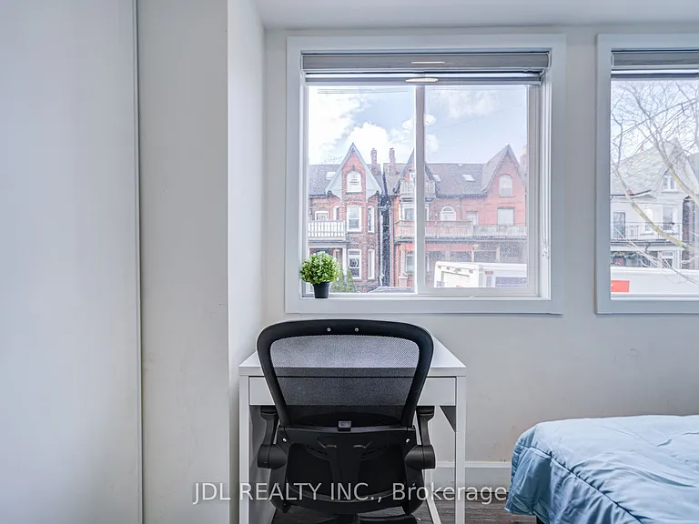5 Sorauren Ave #3 — Photo 19