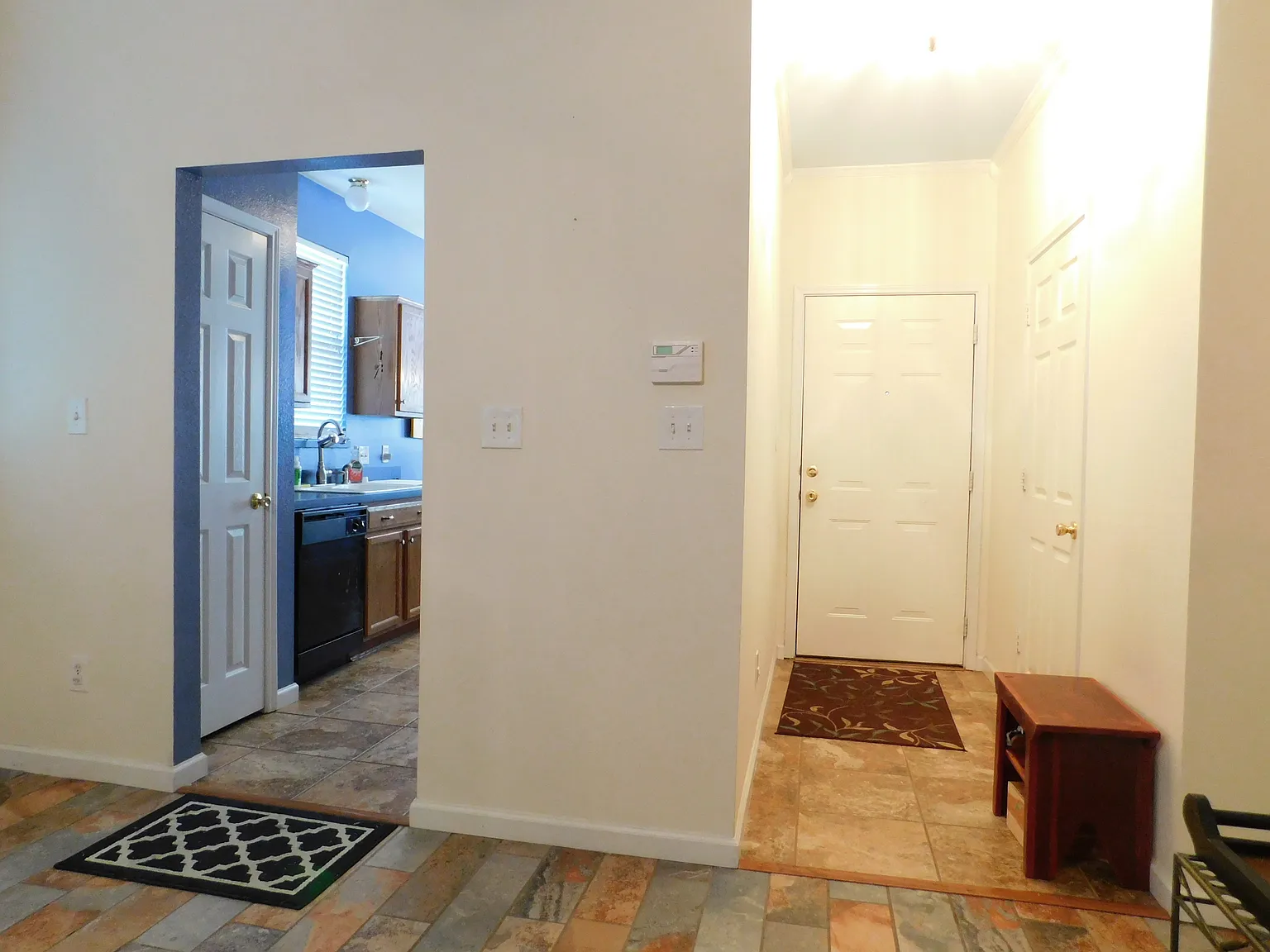 3 bed, 1204 sqft, $1,995 — Photo 2