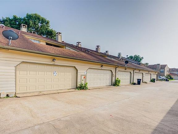 2nd image of 722 Country Place Dr APT H
