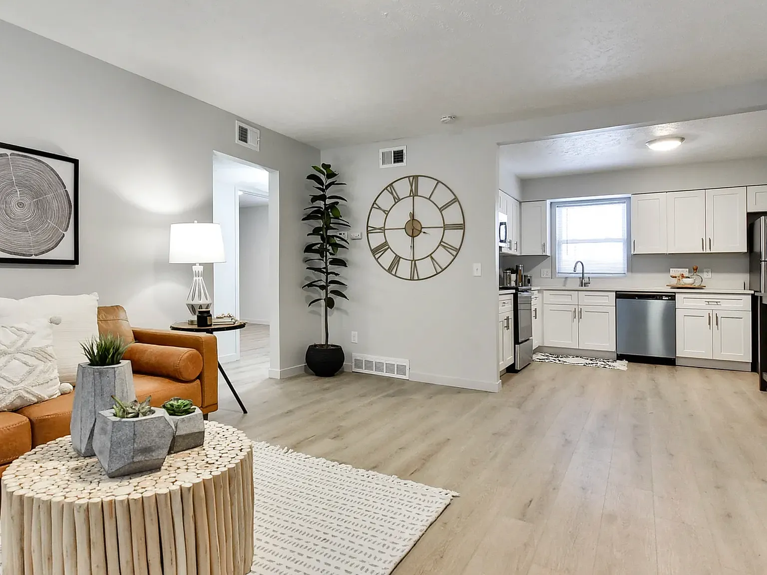 2 bed, 1050 sqft, $1,195 — Photo 1
