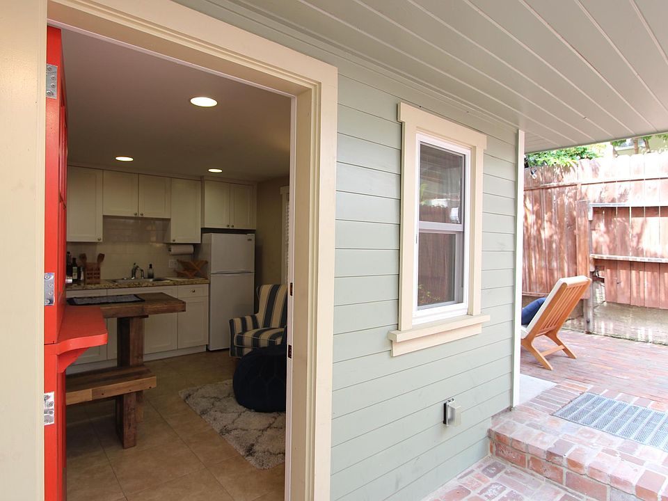 1st image of 806 Bayview Dr