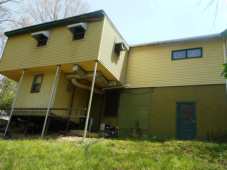 2nd image of 721 Palace Blvd