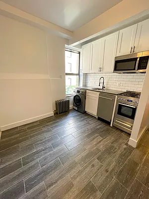 Rented by City Connections Realty | media 10