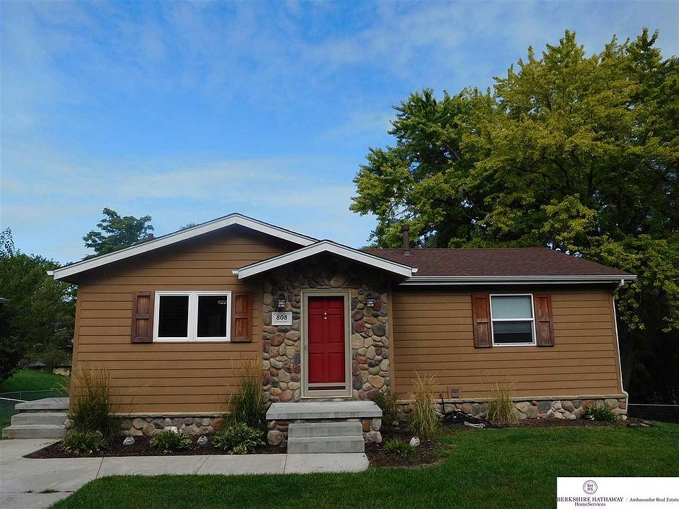 1st image of 808 Bellevue Blvd S