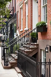 Rented by R New York