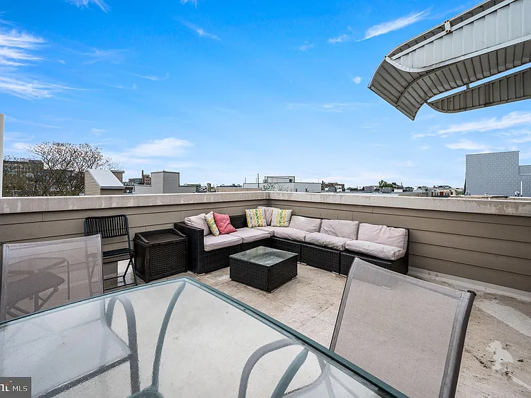 1014 S Bouvier St — Photo 21
