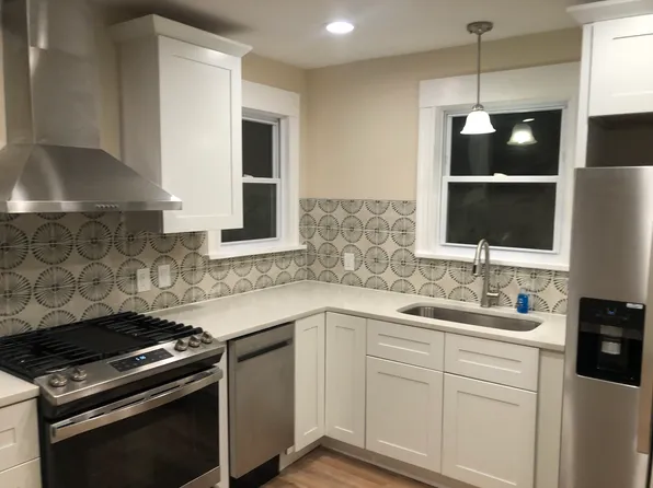 16 Lauriston St, Providence, RI 02906