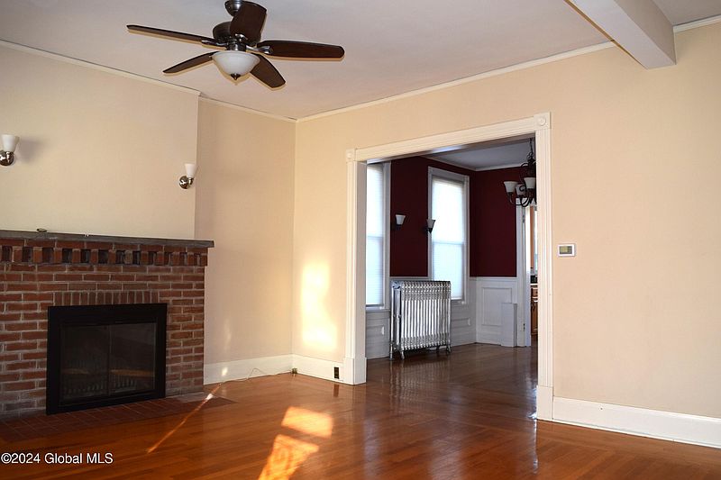 5th image of 1510 3rd Avenue
