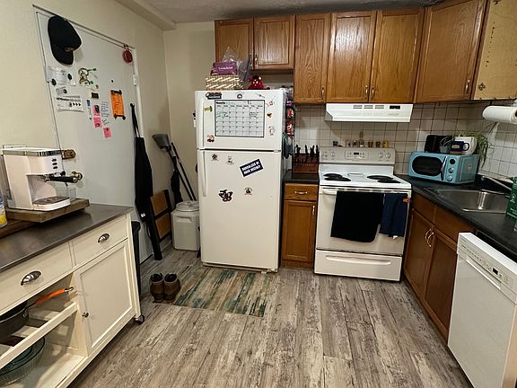 5th image of 197 Calumet St APT 2