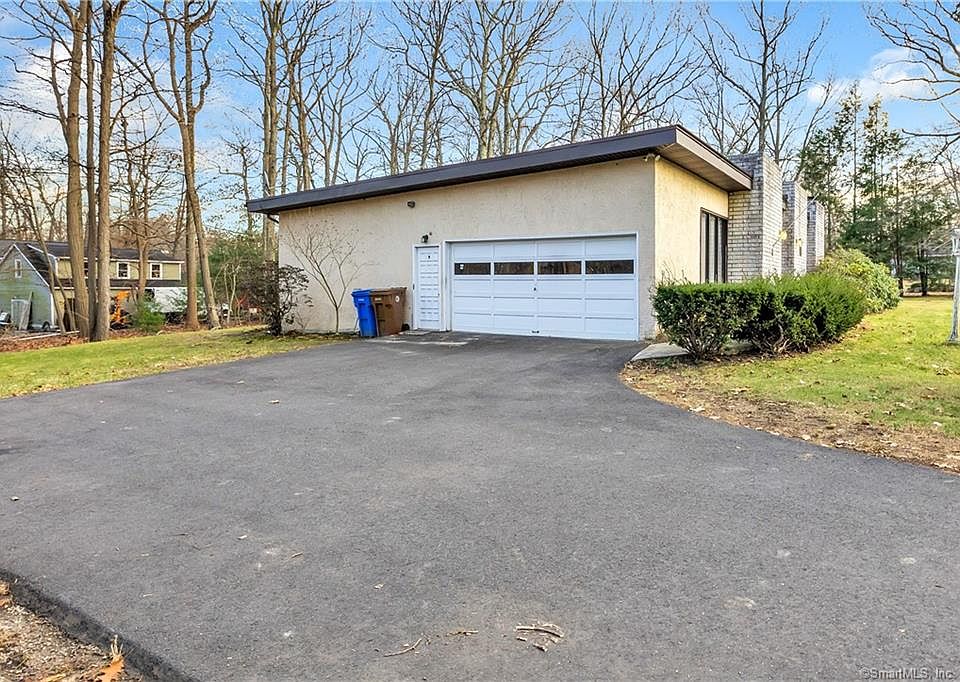 2nd image of 28 Bonita Dr