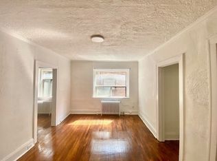 2449 Queen St E #10, Toronto, ON M4E 1H7