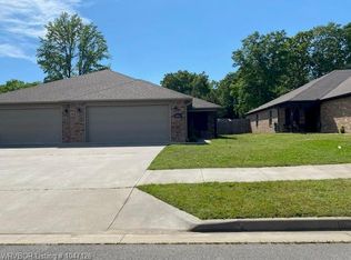 1111 Springhill Rd UNIT B, Barling, AR 72923