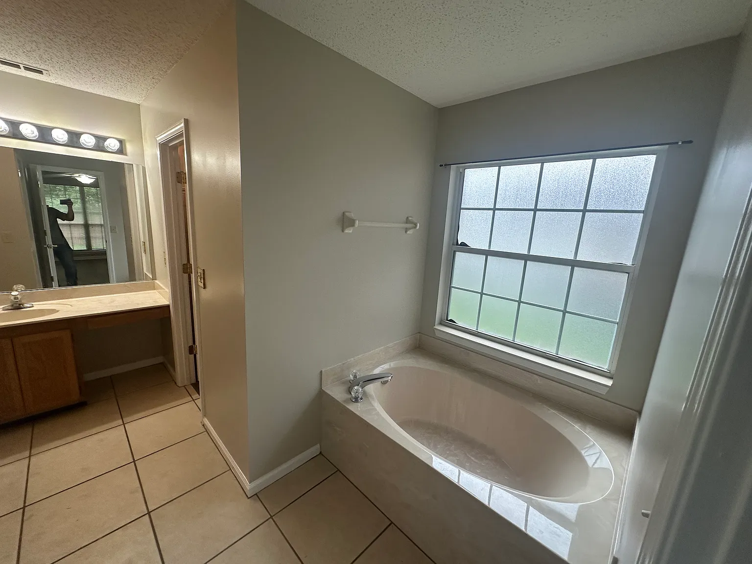 3 bed, 1500 sqft, $1,850 — Photo 4