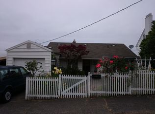 5520 SW Campbell Pl, Seattle, WA 98116