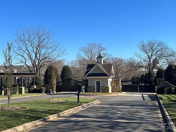 2nd image of Vac Tealwood Ct #77