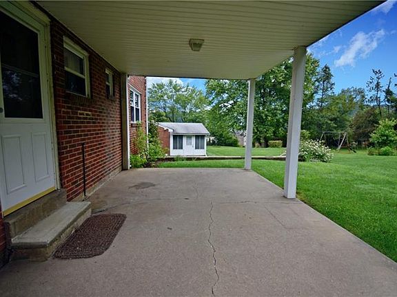 4th image of 165 Holiday Park Dr