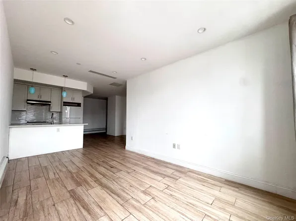 136-20 Booth Memorial Avenue #3A, Flushing, NY 11355