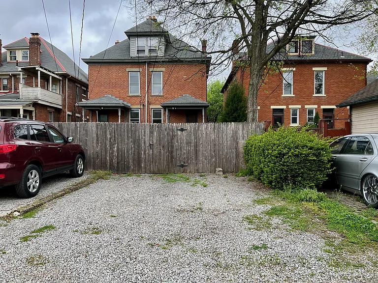 315 W Hubbard Ave — Photo 4