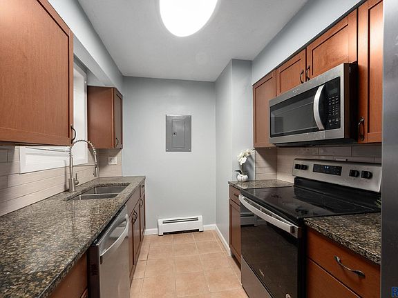 4th image of 1500-1504 E 11th St