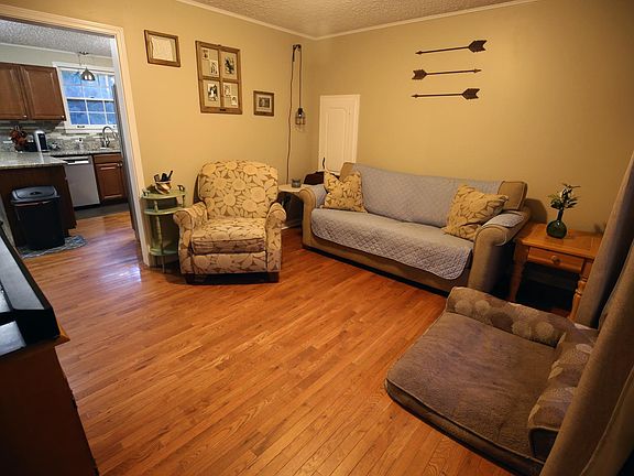 4th image of 1075 Patterson Dr