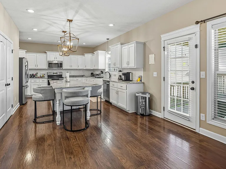 3747 Windmill Dr — Photo 44