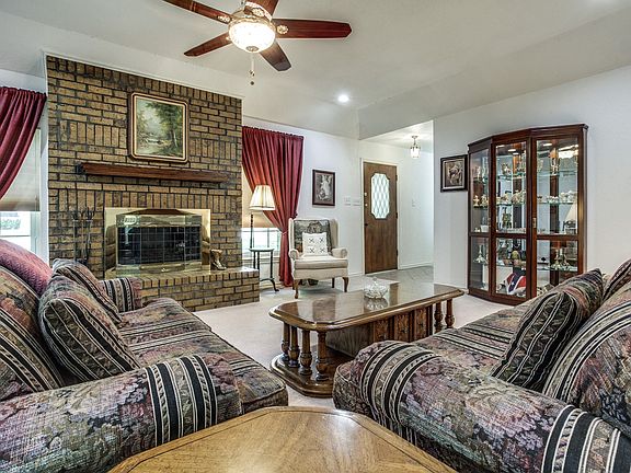 4th image of 406 Woodhollow Dr