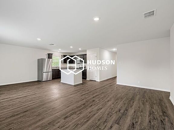 4th image of 917 8th St