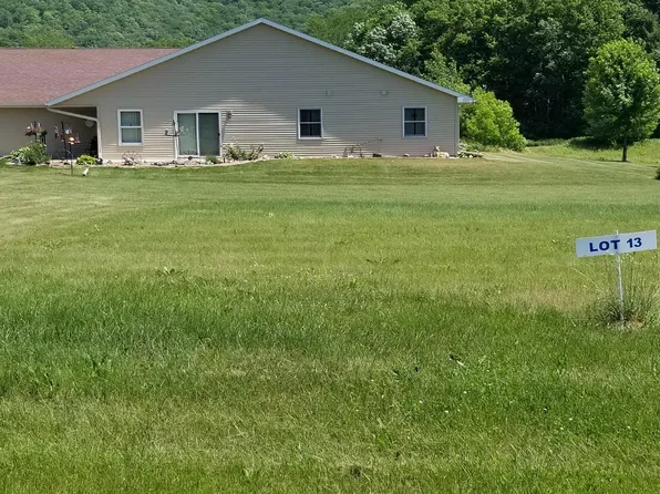 13 River Wood Dr, Elmwood, WI 54740