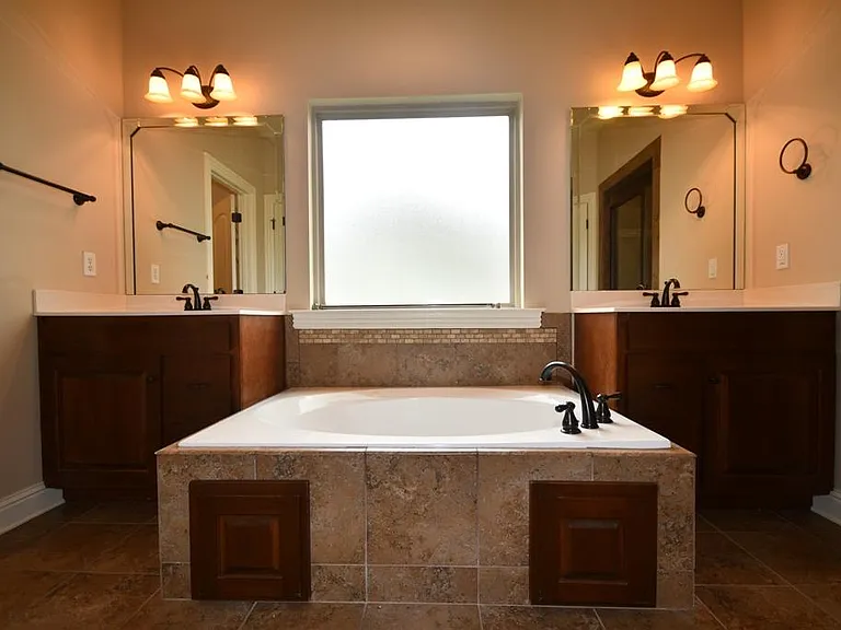 8751 Seven Lakes Dr — Photo 10