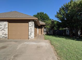 1015 Irene St, Burleson, TX 76028