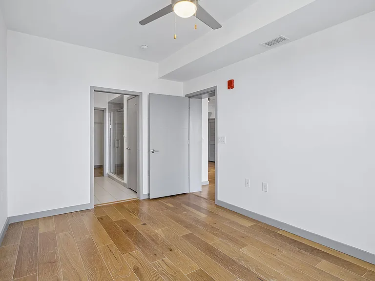 400 Herron Dr #418 — Photo 16